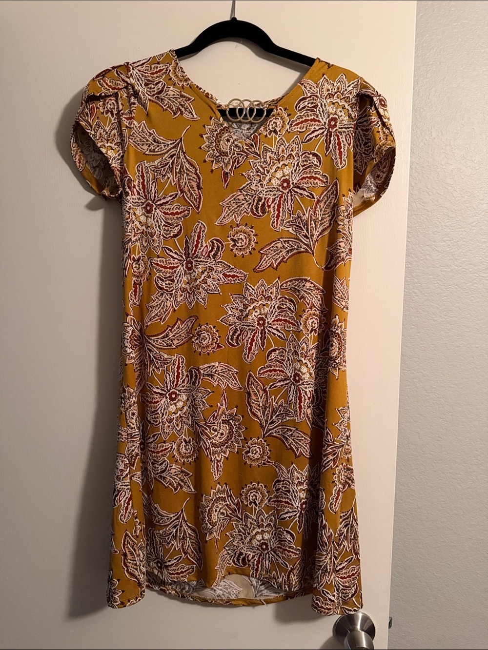 Mustard Floral Short-Sleeve Shift Dress - Women